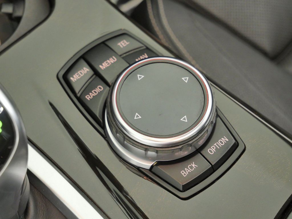 Thumbnail: 2014 BMW 5 Series - 46