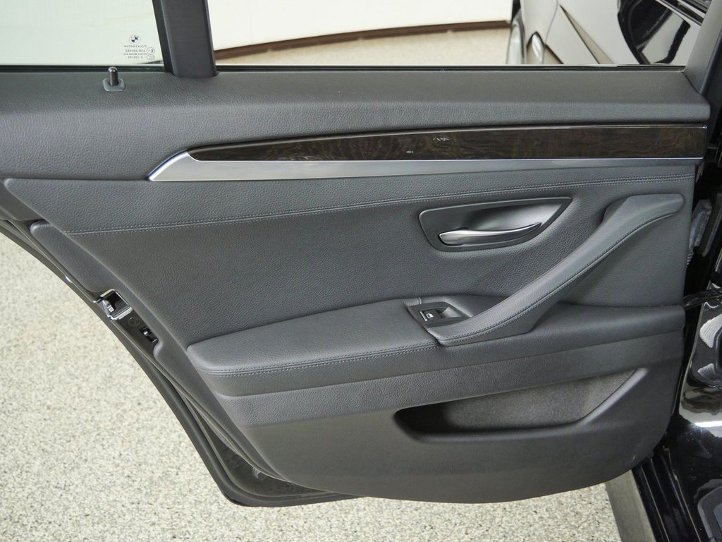 Thumbnail: 2014 BMW 5 Series - 32