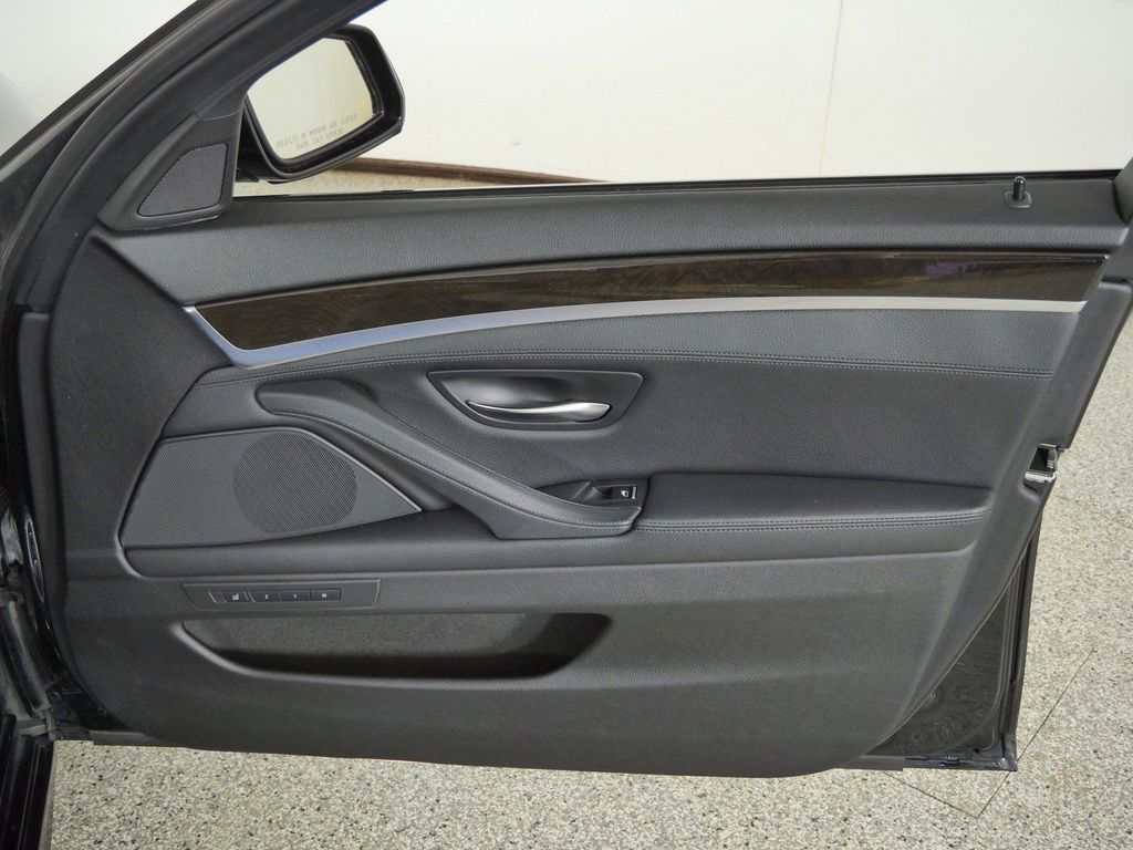 Thumbnail: 2014 BMW 5 Series - 26