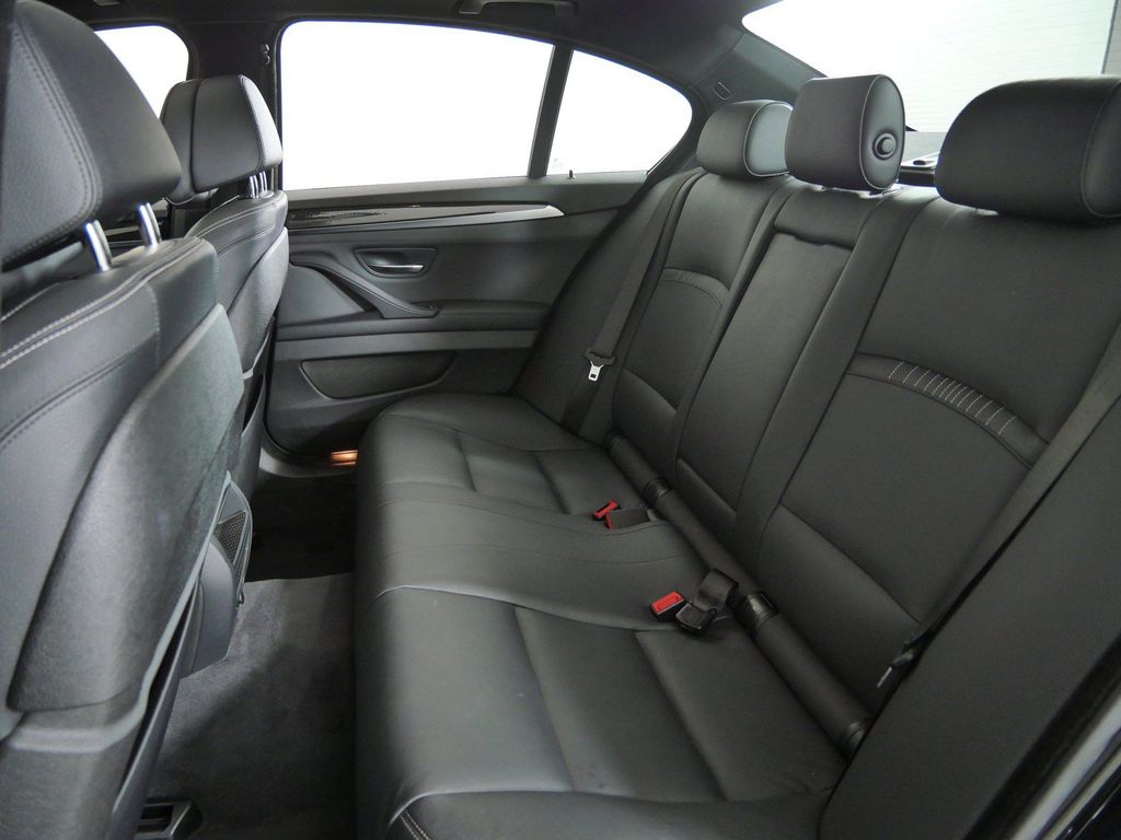 Thumbnail: 2014 BMW 5 Series - 34