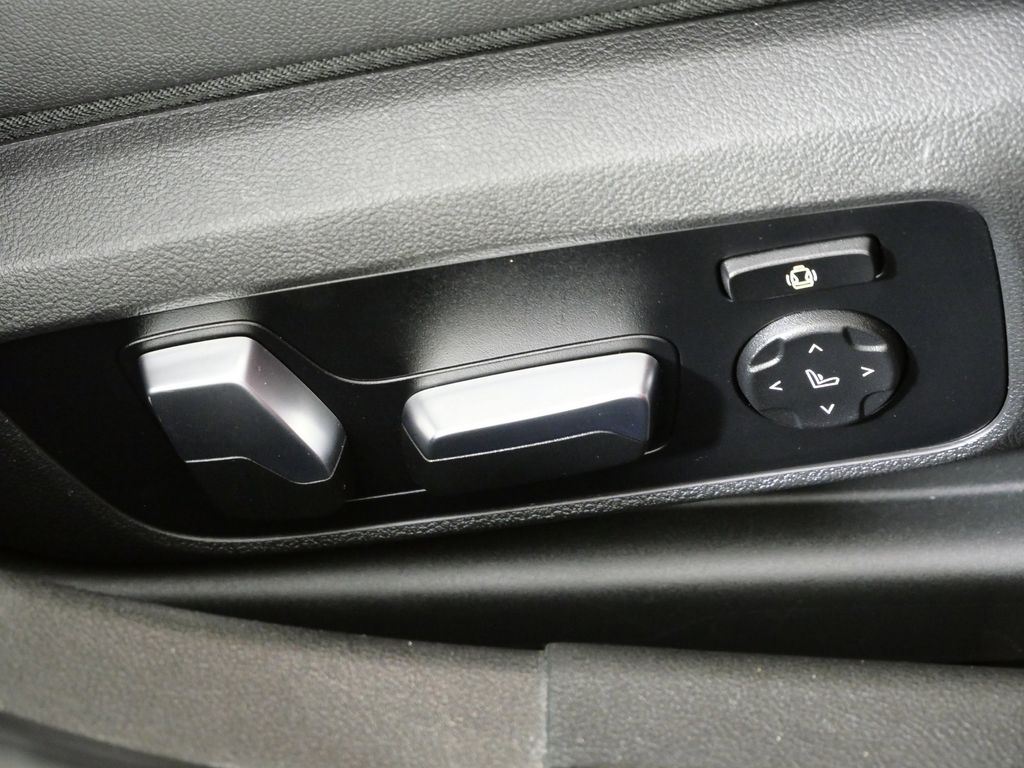 Thumbnail: 2019 BMW 3 Series - 12