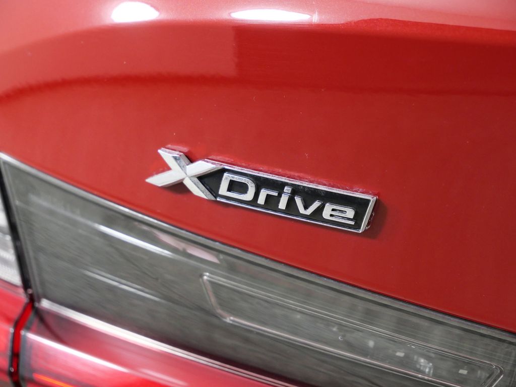 Thumbnail: 2019 BMW 3 Series - 23