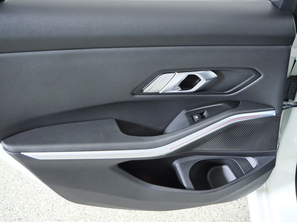 Thumbnail: 2020 BMW 3 Series - 35