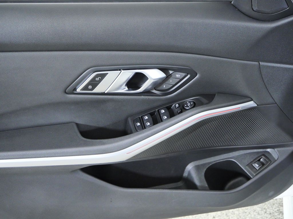 Thumbnail: 2020 BMW 3 Series - 36
