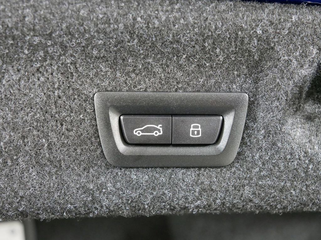 Thumbnail: 2025 BMW 4 Series - 28