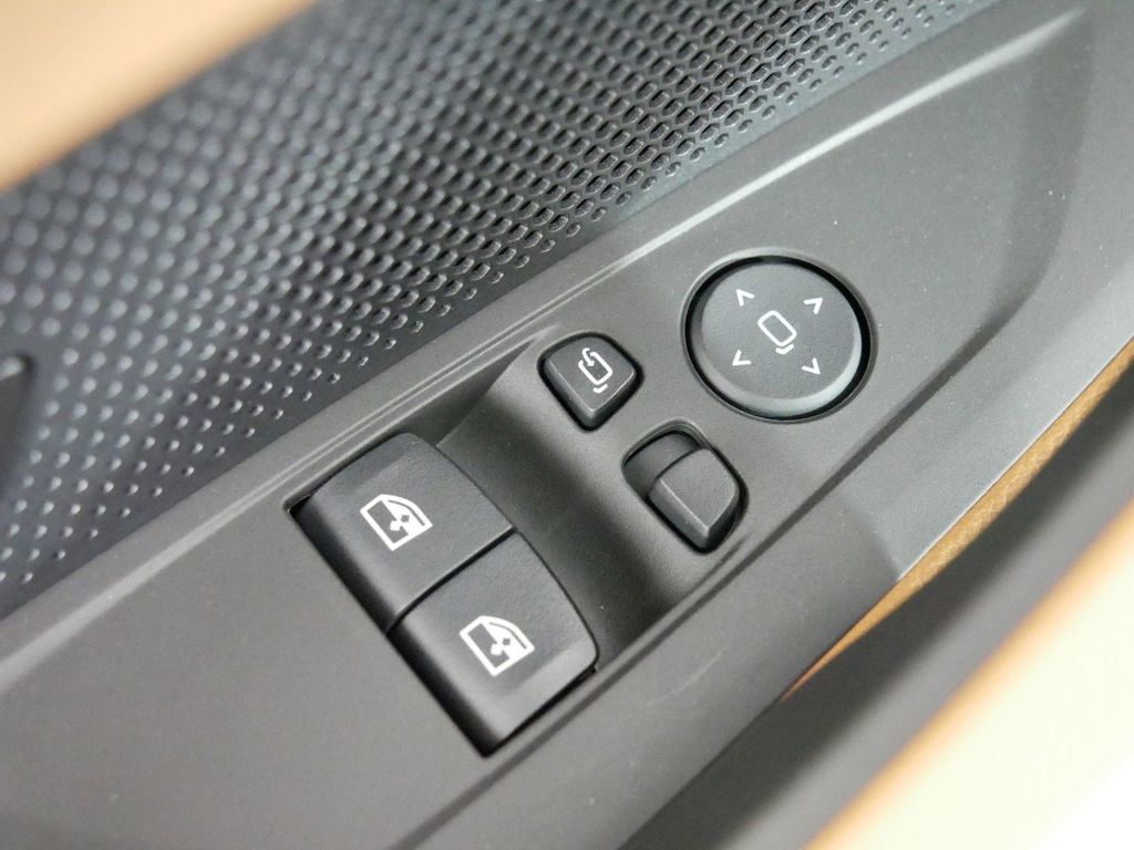 Thumbnail: 2025 BMW 4 Series - 32