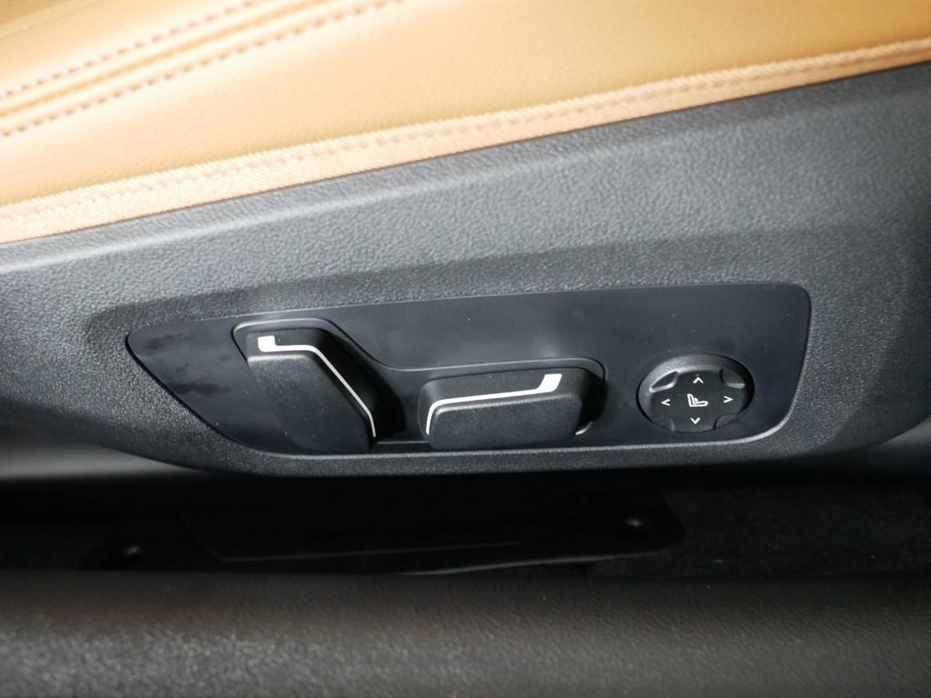 Thumbnail: 2025 BMW 4 Series - 27