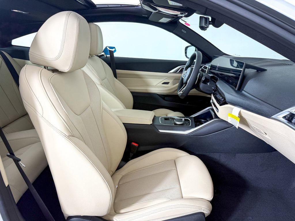 Thumbnail: 2026 BMW 4 Series - 10