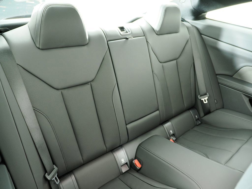 Thumbnail: 2026 BMW 4 Series - 10