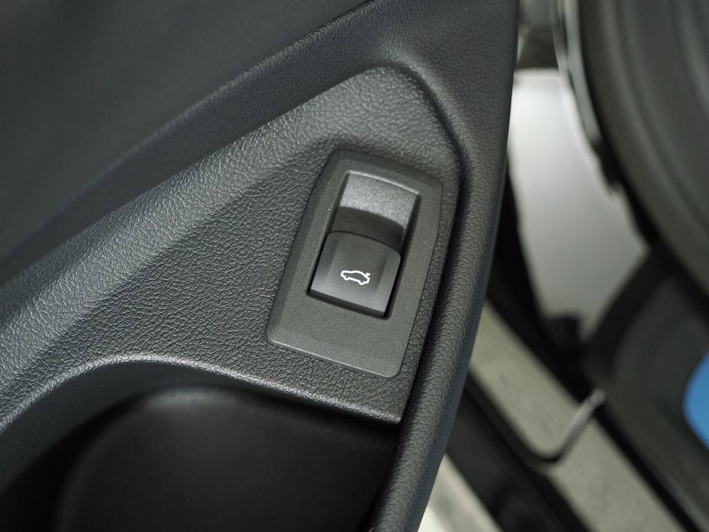 Thumbnail: 2026 BMW 4 Series - 36