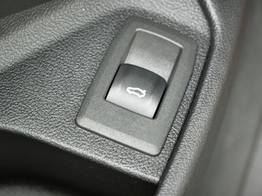 Thumbnail: 2025 BMW 4 Series - 50