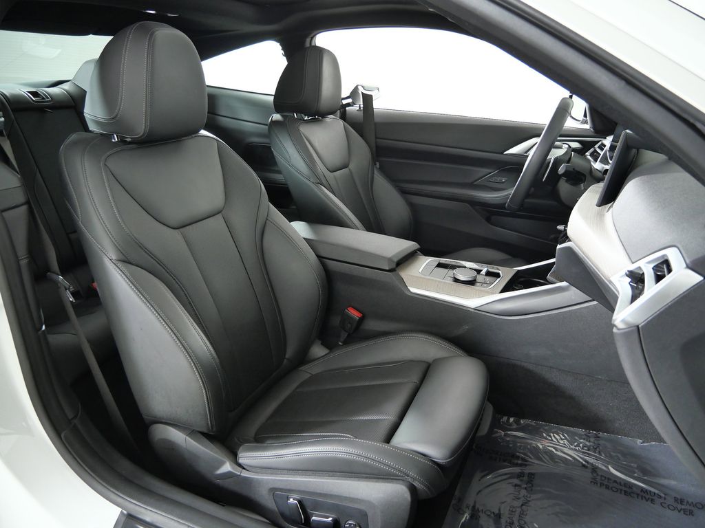 Thumbnail: 2025 BMW 4 Series - 10