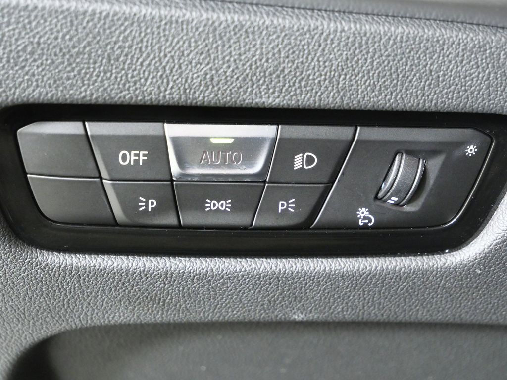 Thumbnail: 2025 BMW 4 Series - 40