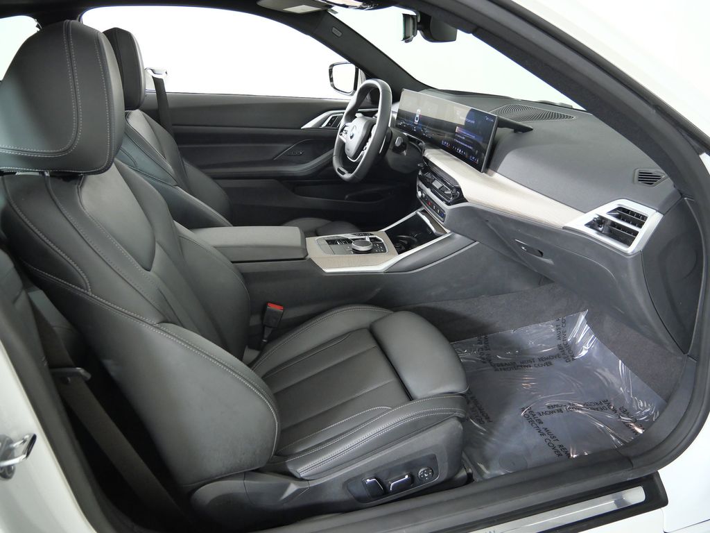 Thumbnail: 2025 BMW 4 Series - 9