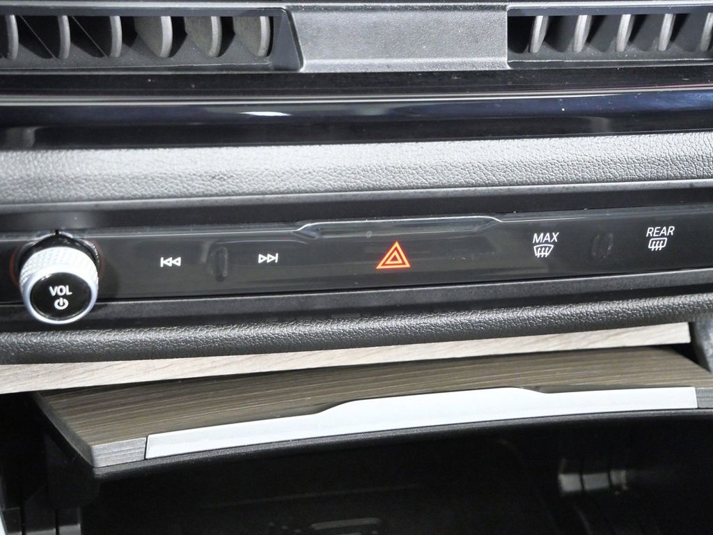 Thumbnail: 2025 BMW 4 Series - 49