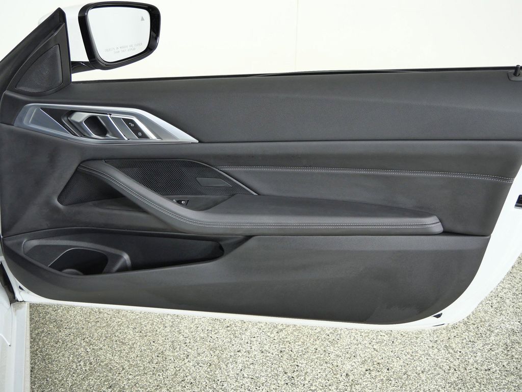 Thumbnail: 2025 BMW 4 Series - 29