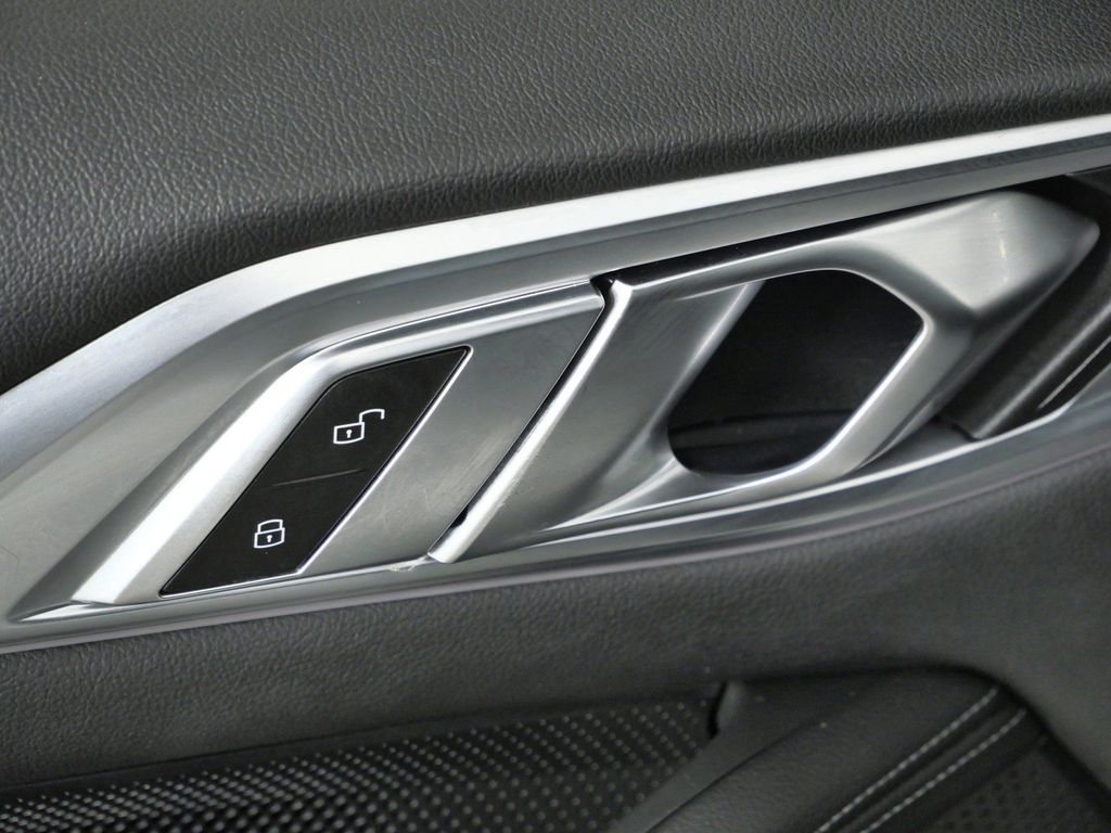 Thumbnail: 2025 BMW 4 Series - 38