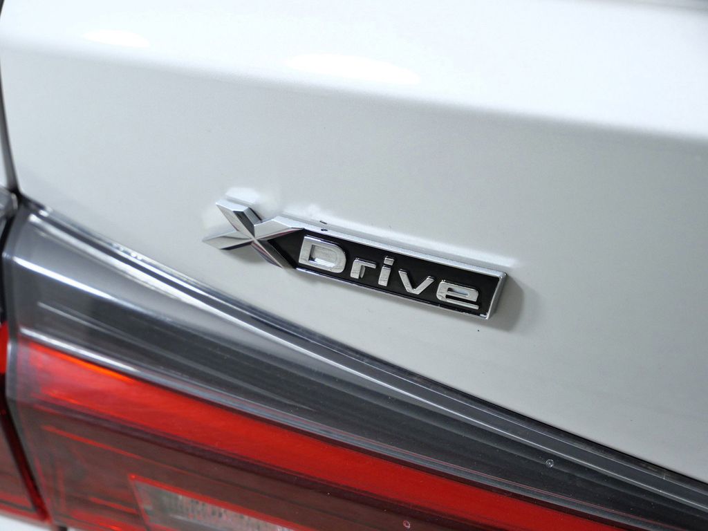 Thumbnail: 2025 BMW 4 Series - 26