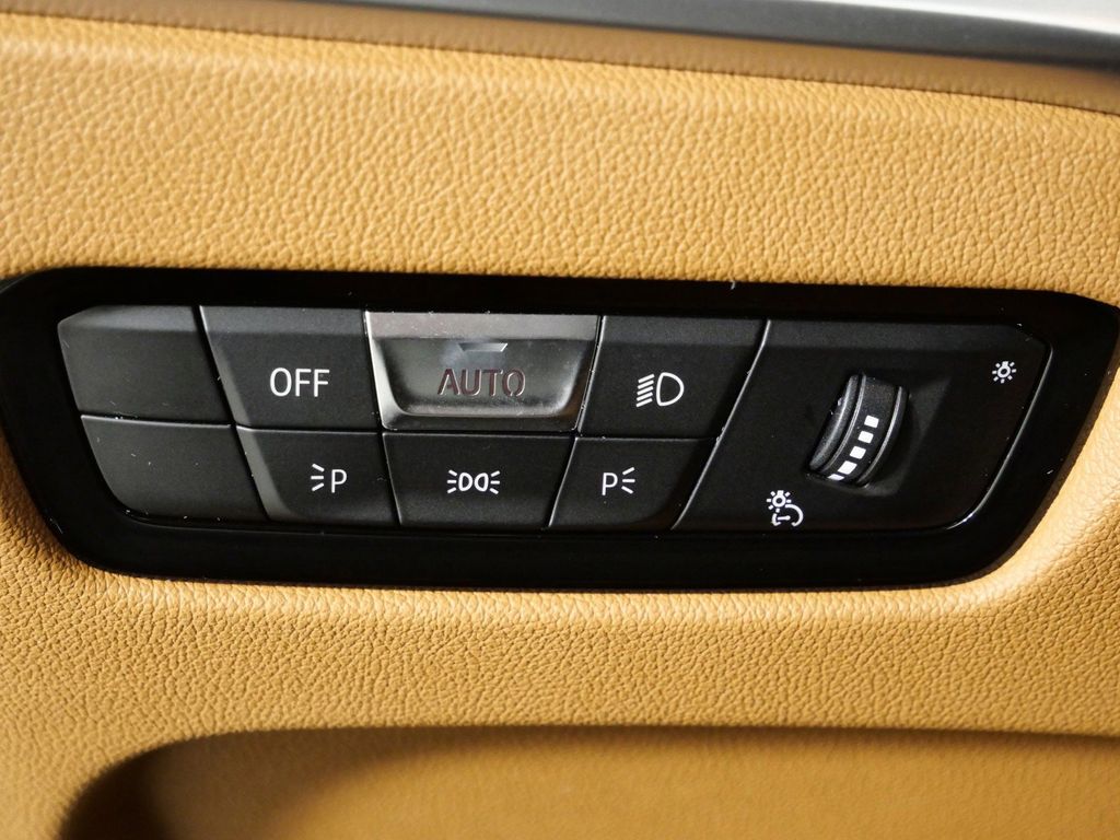 Thumbnail: 2025 BMW 4 Series - 37