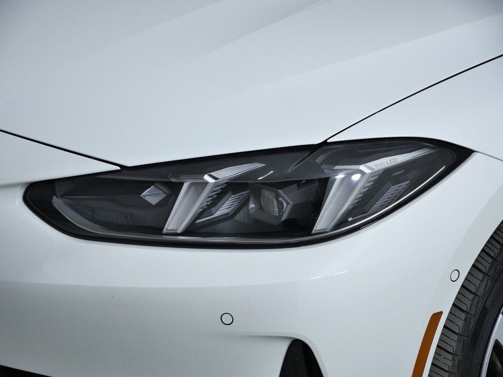 Thumbnail: 2025 BMW 4 Series - 18
