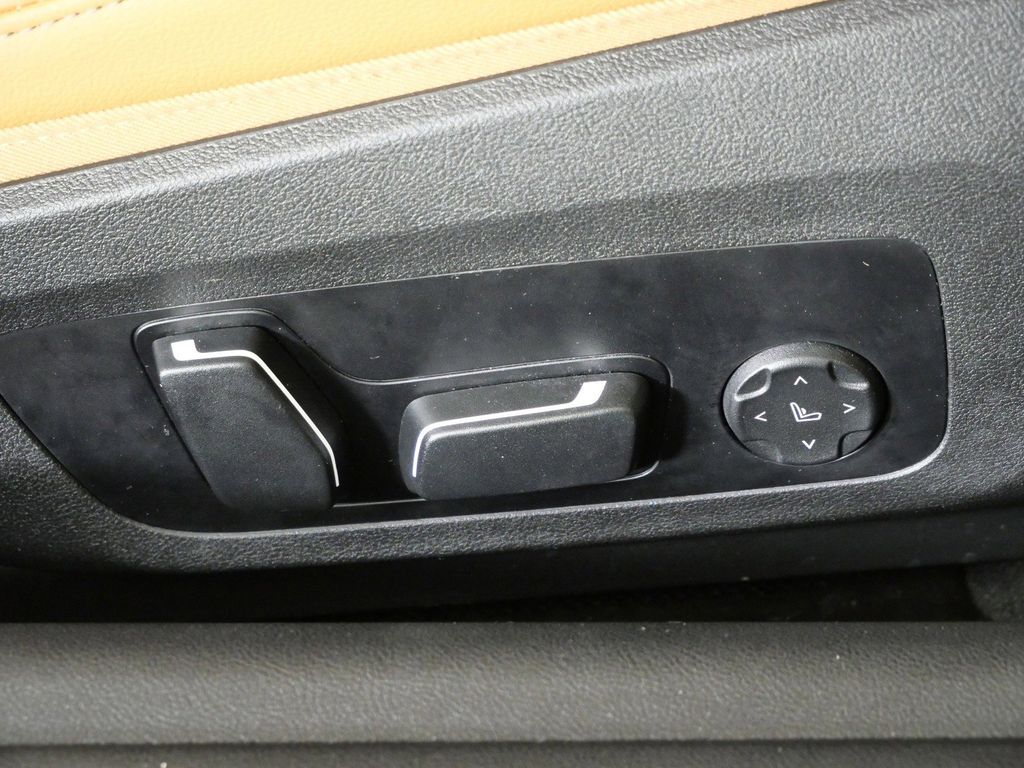 Thumbnail: 2025 BMW 4 Series - 29