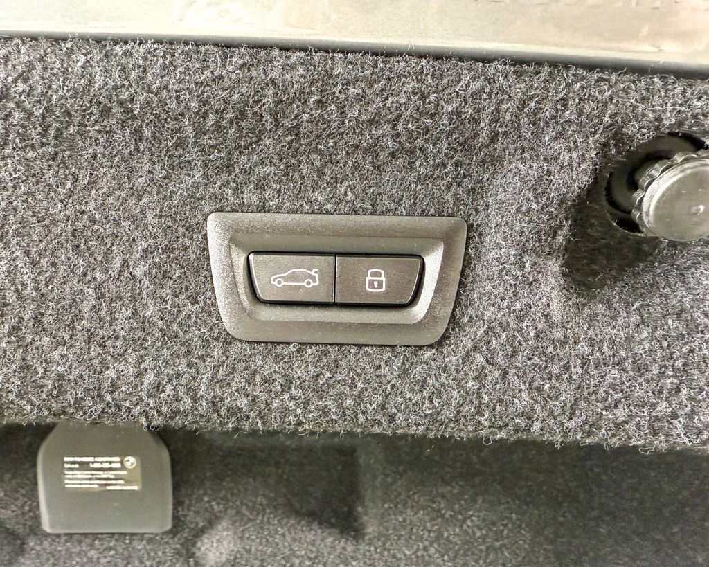 Thumbnail: 2025 BMW 4 Series - 26