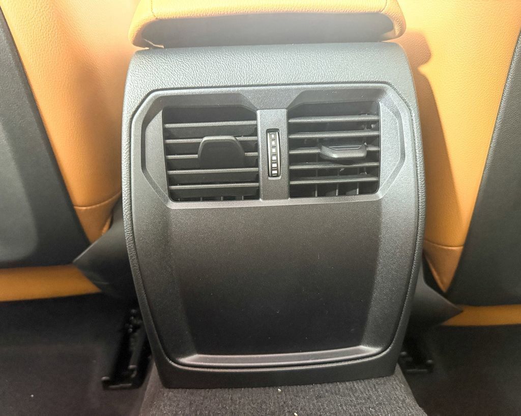 Thumbnail: 2025 BMW 4 Series - 32