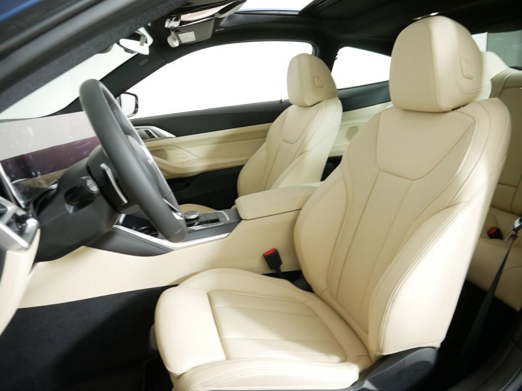 Thumbnail: 2025 BMW 4 Series - 31