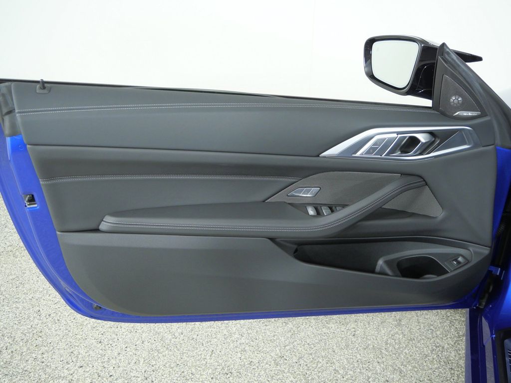Thumbnail: 2025 BMW 4 Series - 31
