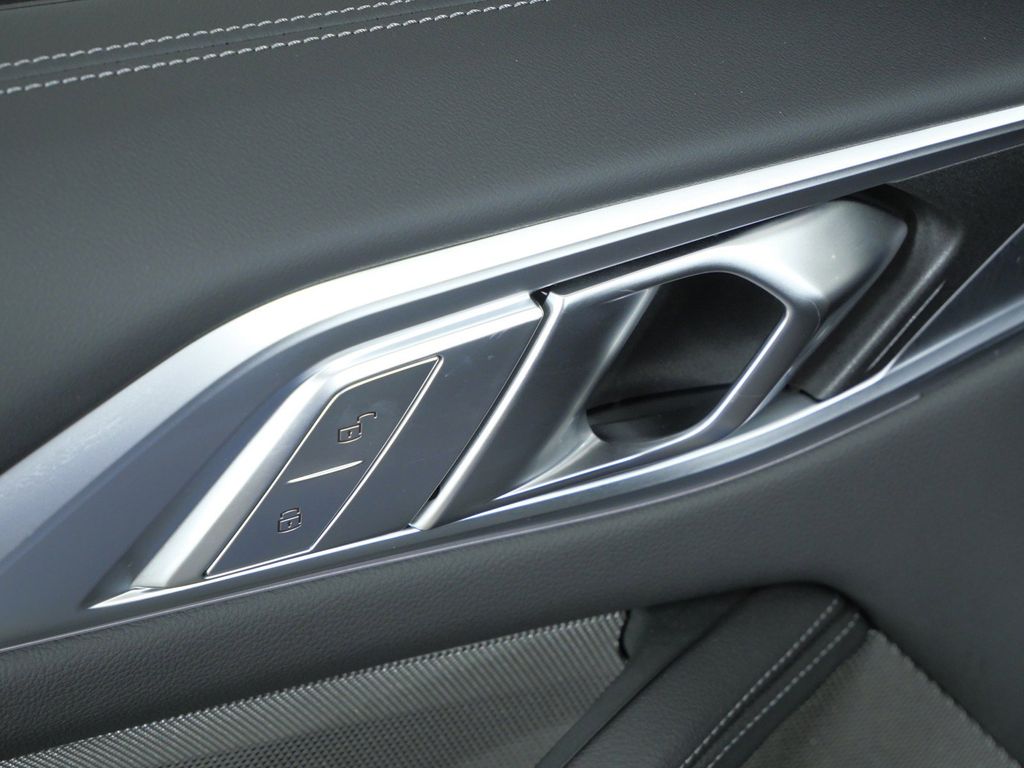 Thumbnail: 2025 BMW 4 Series - 36
