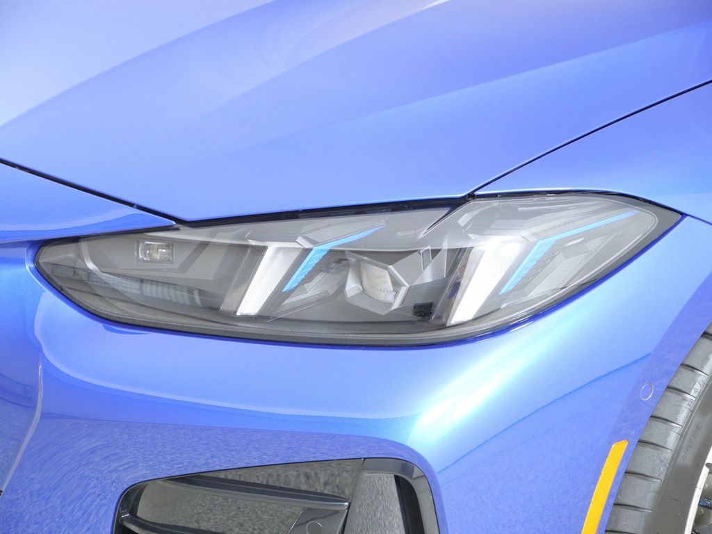 Thumbnail: 2025 BMW 4 Series - 18