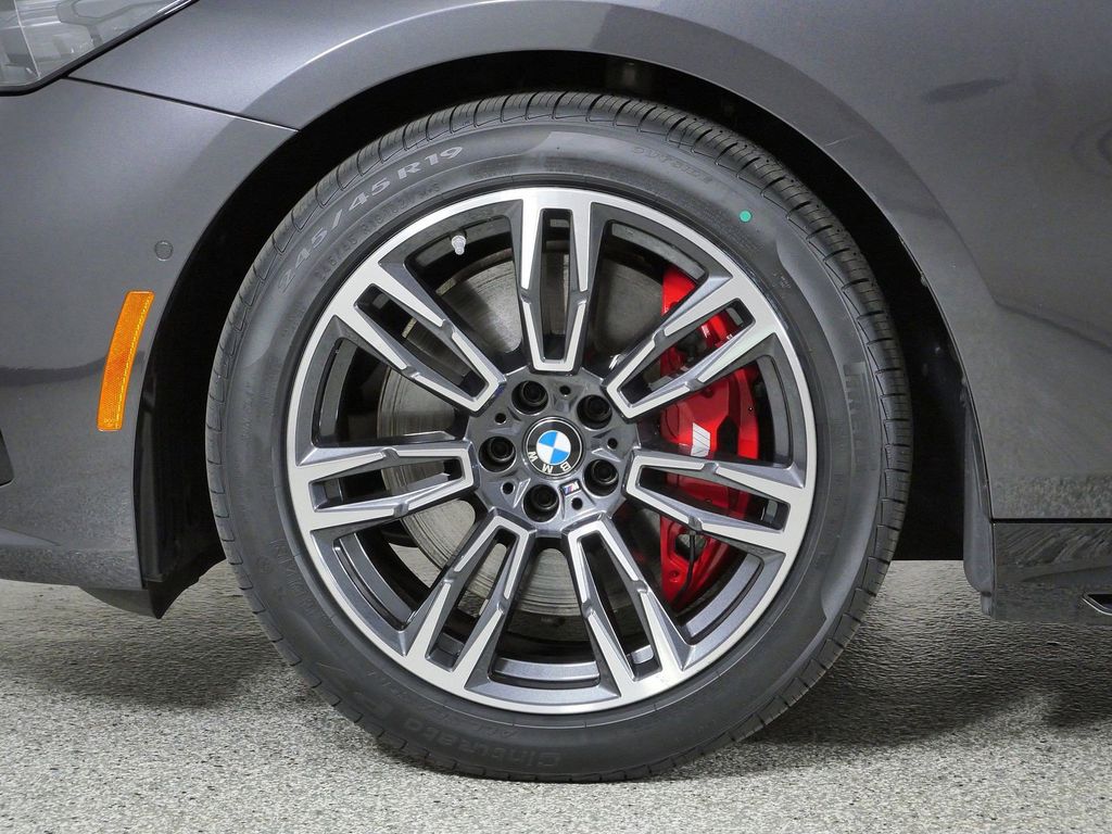Thumbnail: 2026 BMW 5 Series - 26