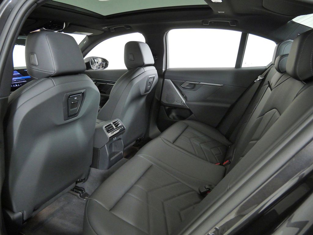 Thumbnail: 2026 BMW 5 Series - 36