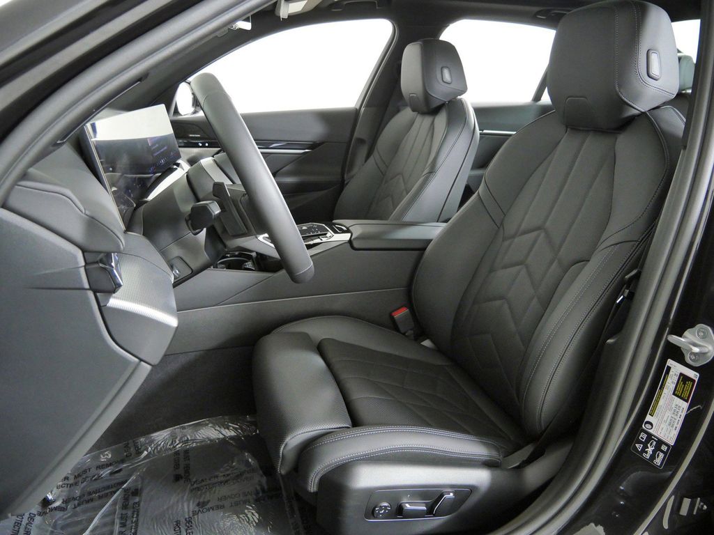 Thumbnail: 2026 BMW 5 Series - 40