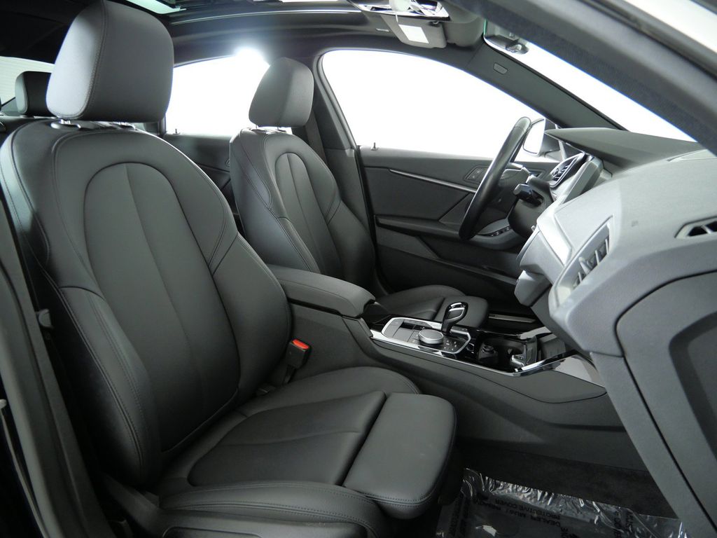 Thumbnail: 2024 BMW 2 Series - 9