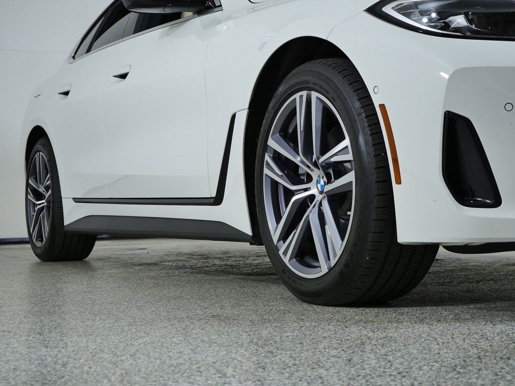 Thumbnail: 2024 BMW 4 Series - 8