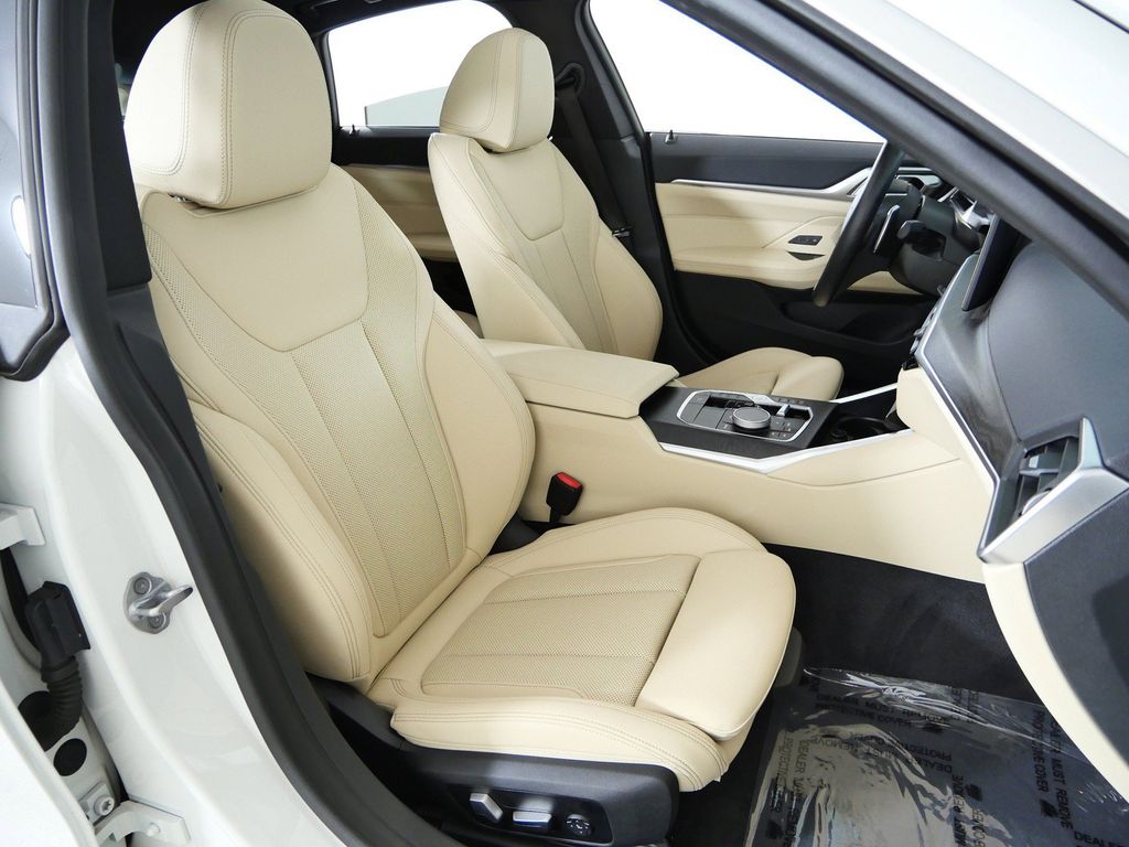 Thumbnail: 2024 BMW 4 Series - 12