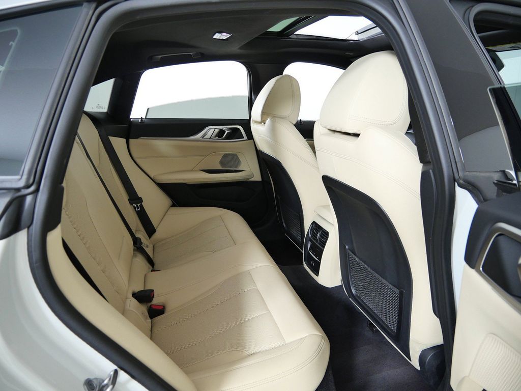 Thumbnail: 2024 BMW 4 Series - 13