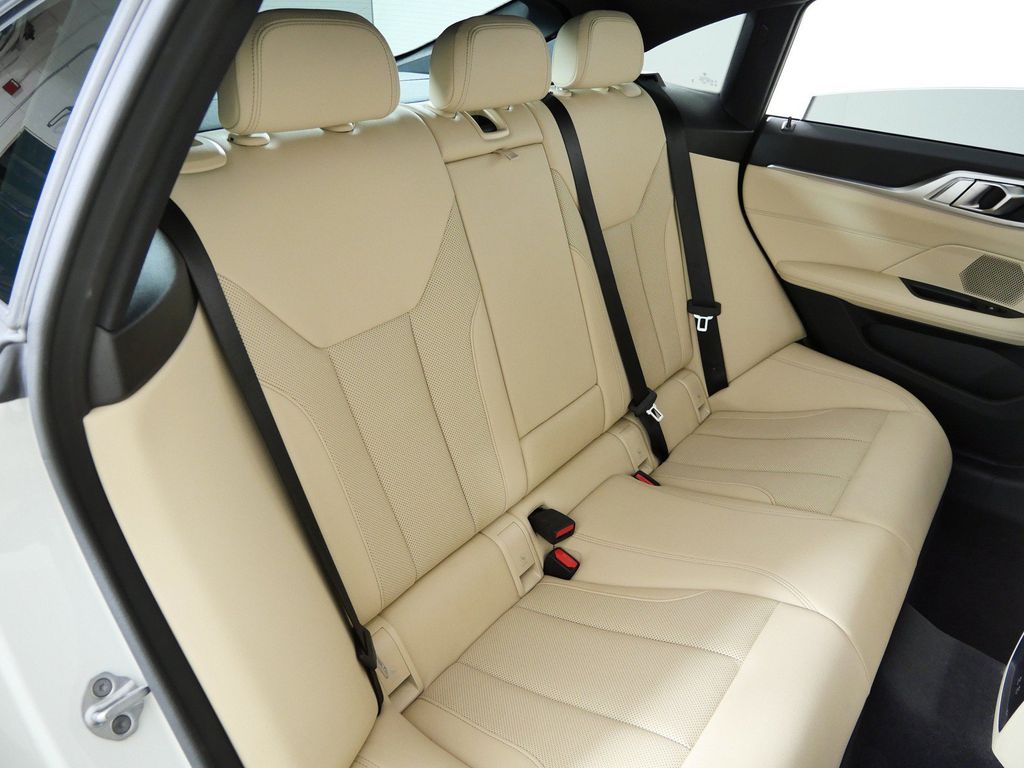 Thumbnail: 2024 BMW 4 Series - 31