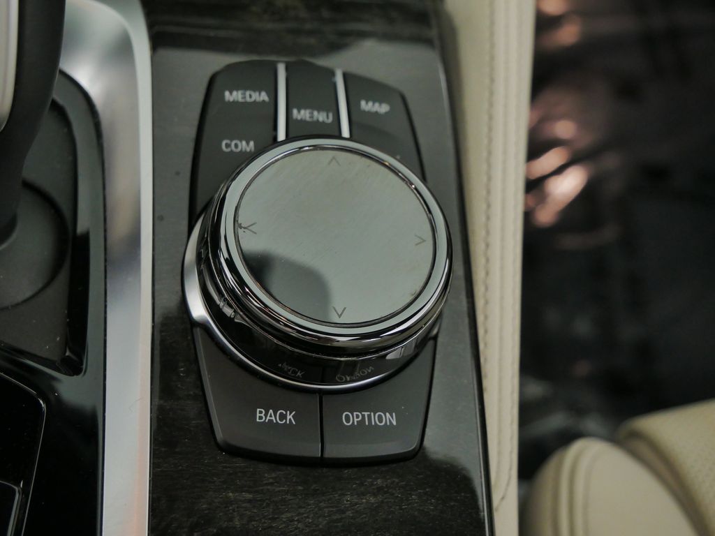 Thumbnail: 2023 BMW 5 Series - 50