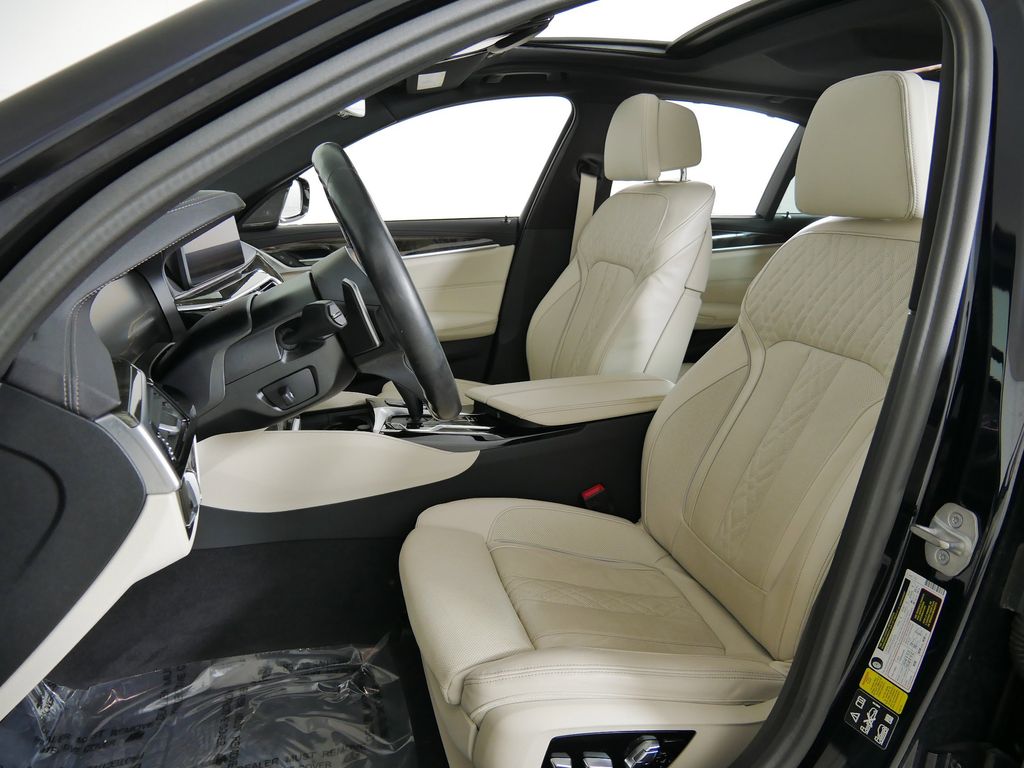 Thumbnail: 2023 BMW 5 Series - 39