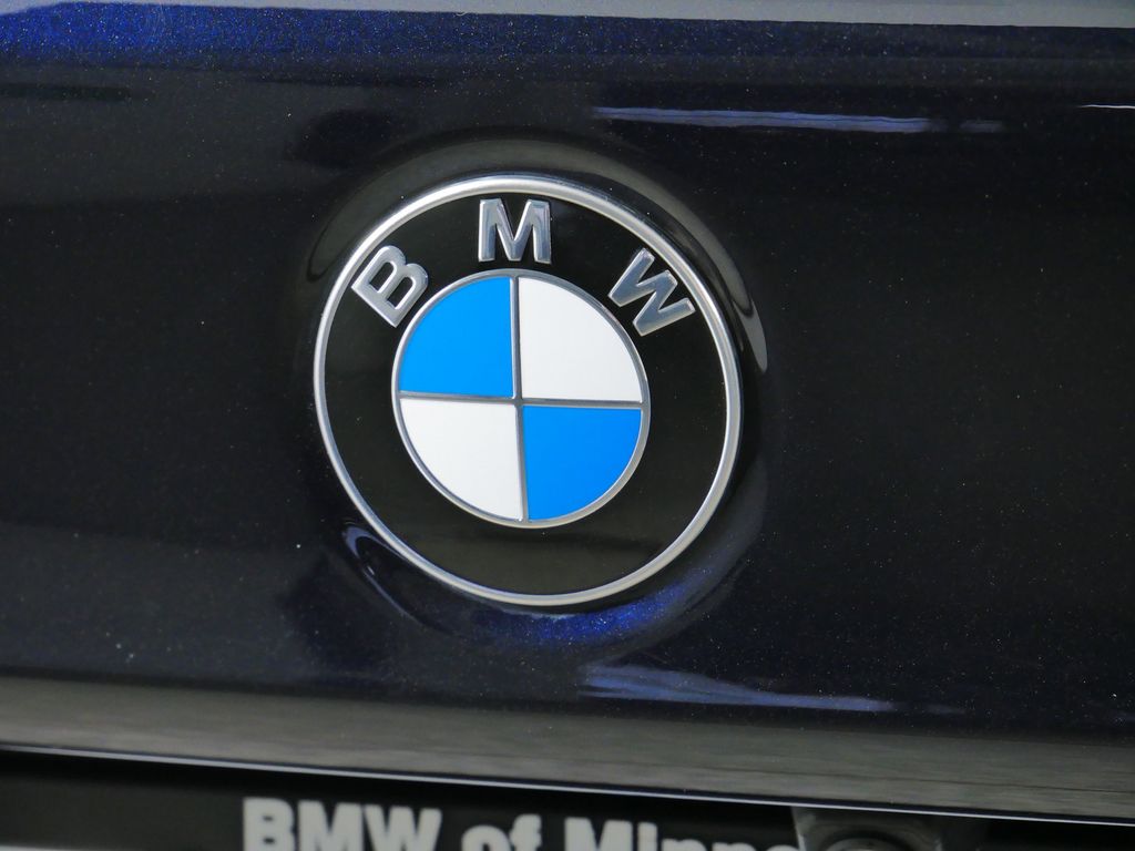 Thumbnail: 2023 BMW 5 Series - 23