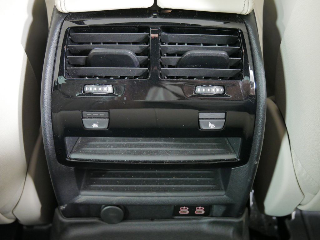 Thumbnail: 2023 BMW 5 Series - 32