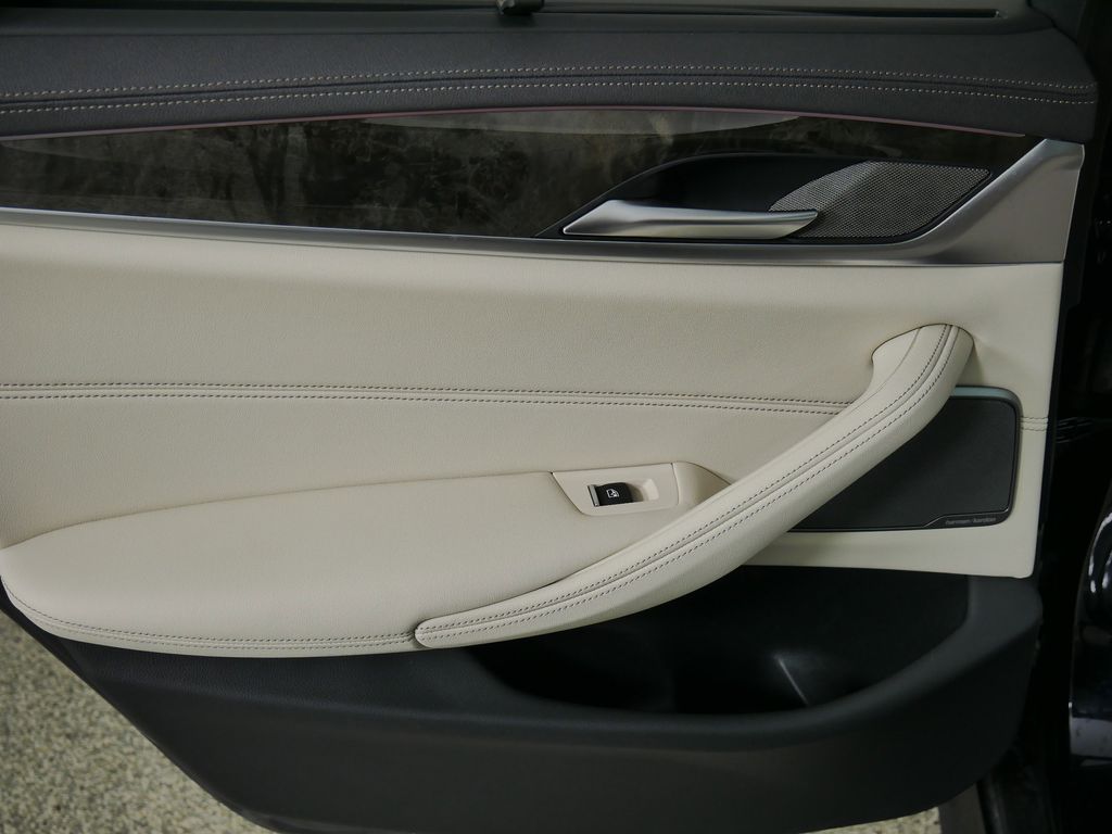 Thumbnail: 2023 BMW 5 Series - 34