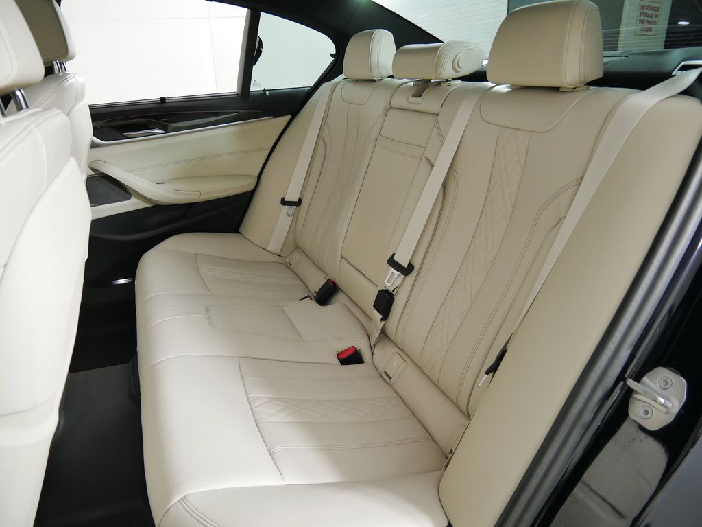 Thumbnail: 2023 BMW 5 Series - 36