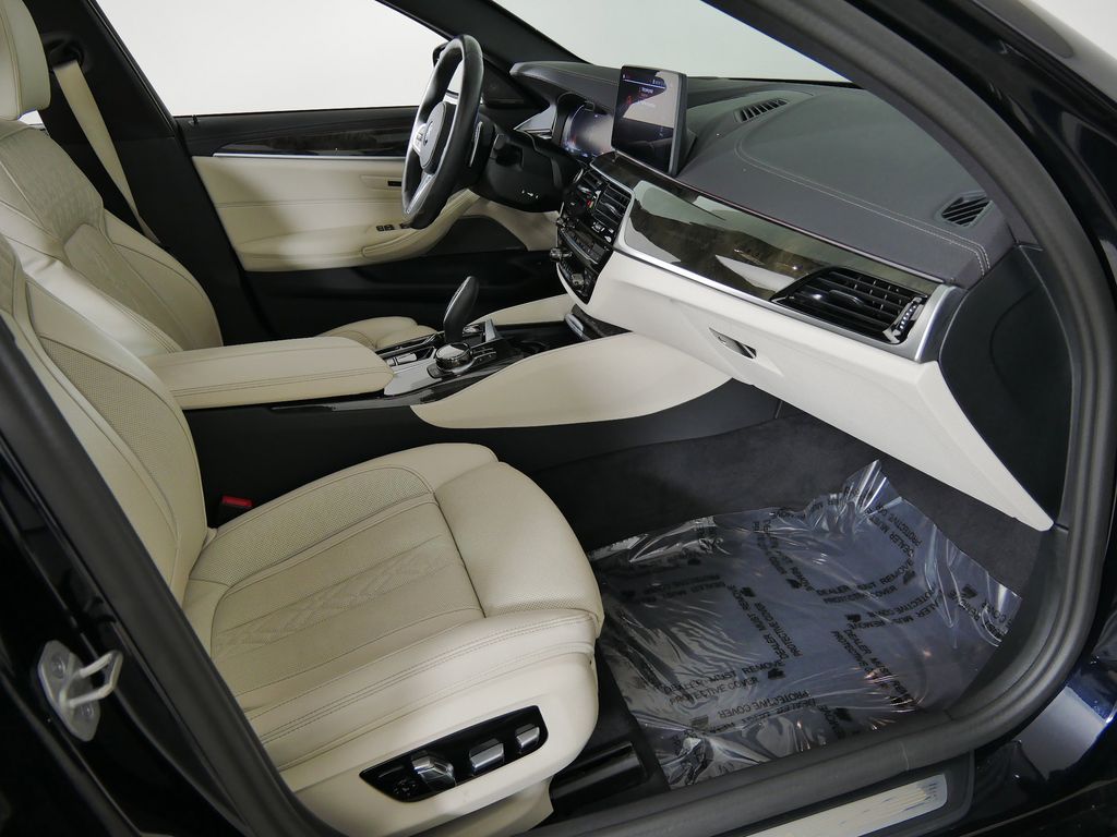 Thumbnail: 2023 BMW 5 Series - 9