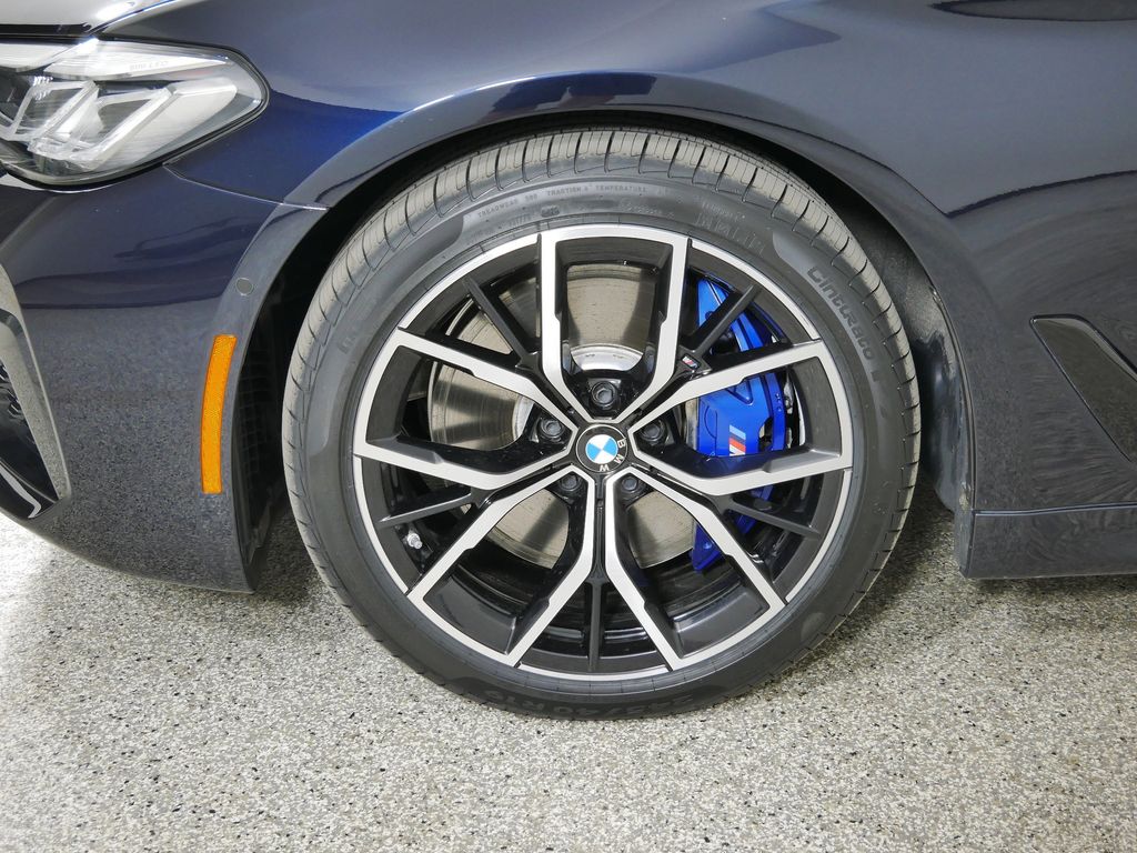 Thumbnail: 2023 BMW 5 Series - 27