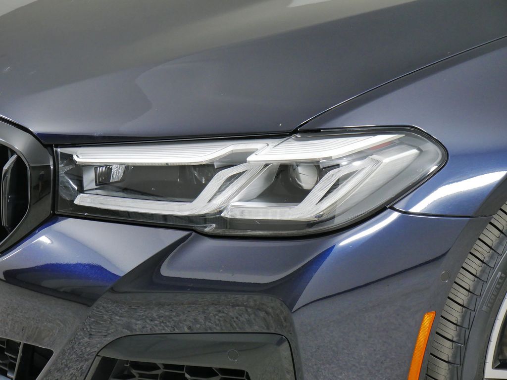 Thumbnail: 2023 BMW 5 Series - 17