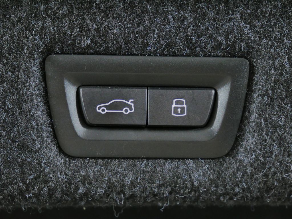 Thumbnail: 2023 BMW 5 Series - 33