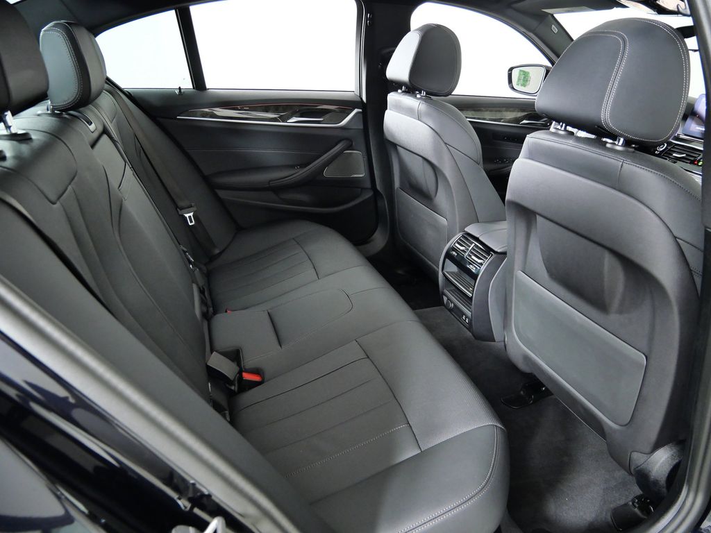 Thumbnail: 2023 BMW 5 Series - 11